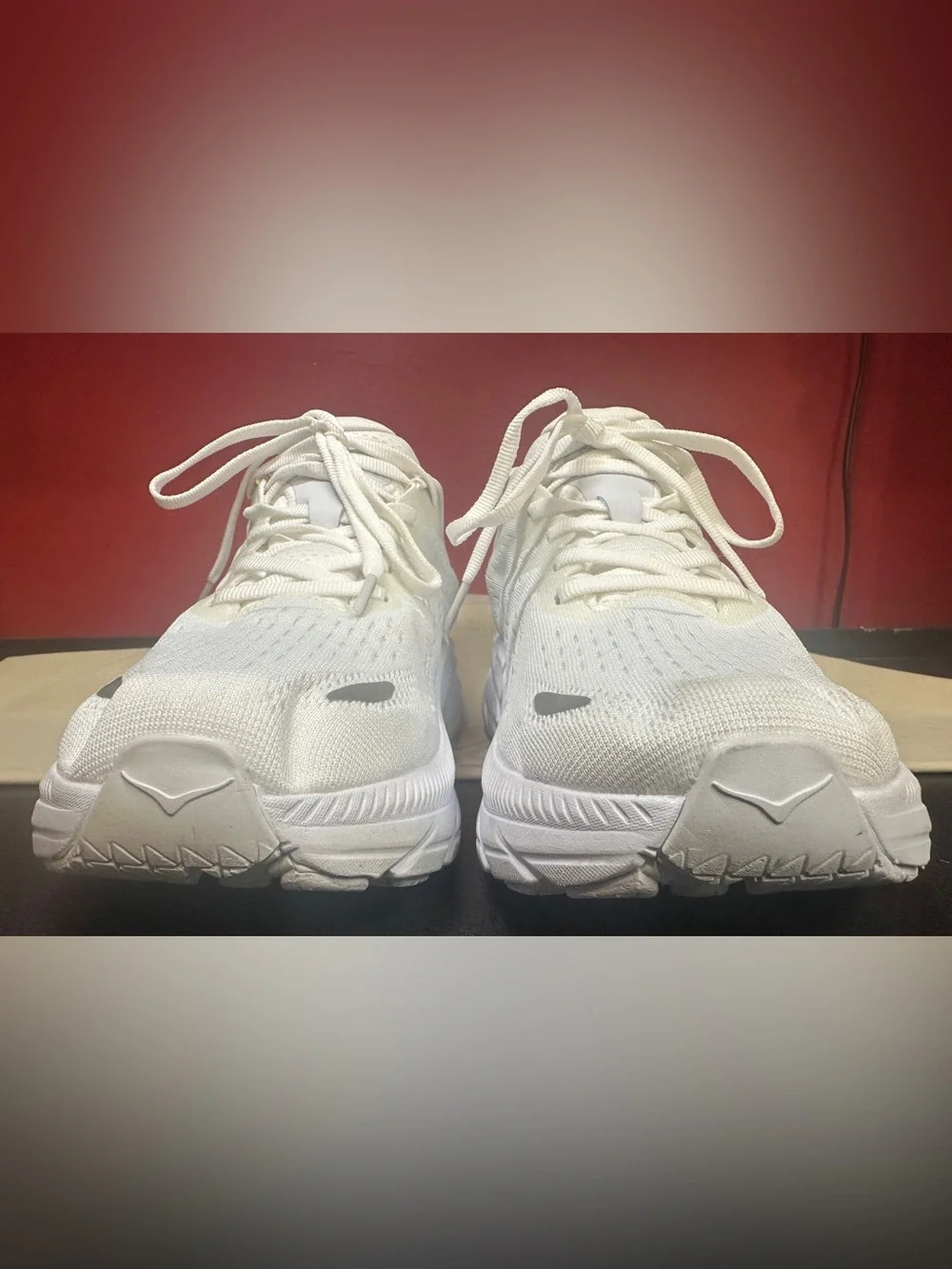 Hoka One One Clifton 8 Running Shoes White with Silver/Gray Accents Men’s Sz 8D